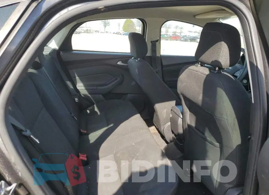1FADP3F20JL256068 Photo# 10