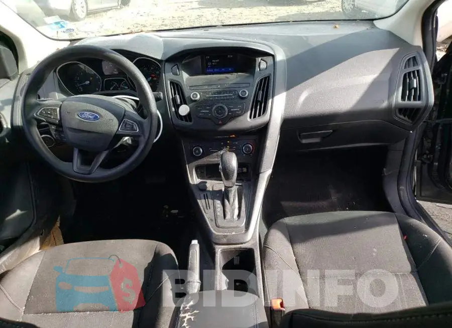 1FADP3F2XJL202082 Photo# 8