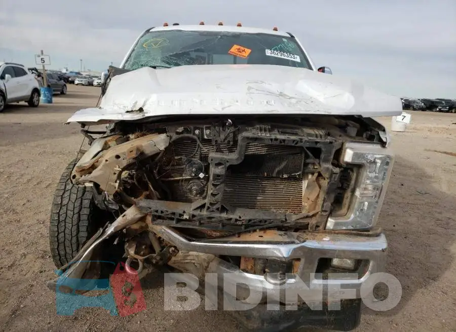 1FT7W2B68JEB67768 Photo# 5