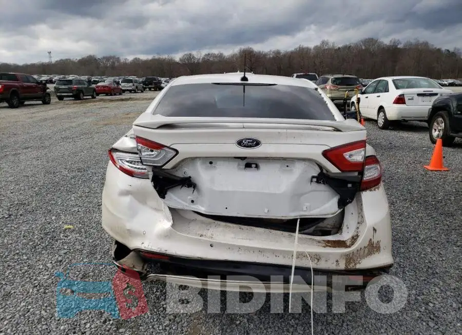 3FA6P0D93GR131762 Photo# 6