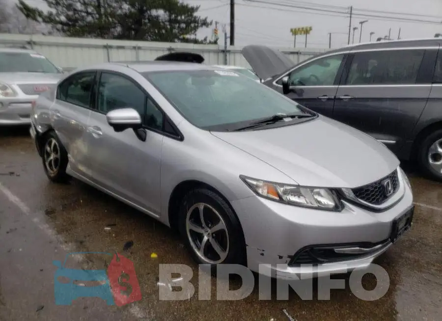 19XFB2F74FE022815 Photo# 4