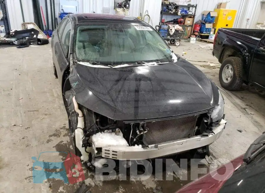 19XFC2F70HE081019 Photo# 5