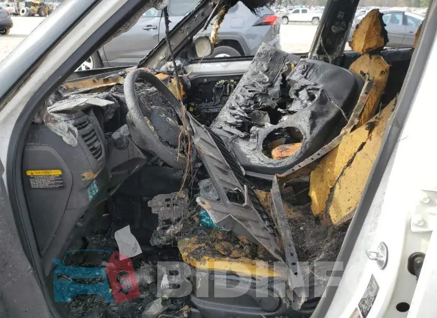 KNDJN2A21K7919033 Photo# 7