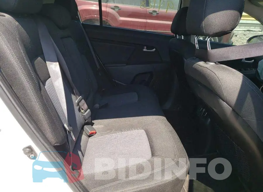 KNDPB3AC8G7794475 Photo# 6