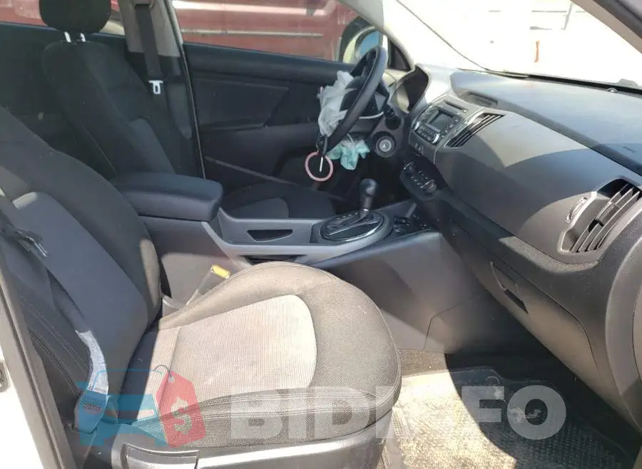 KNDPB3AC8G7794475 Photo# 5