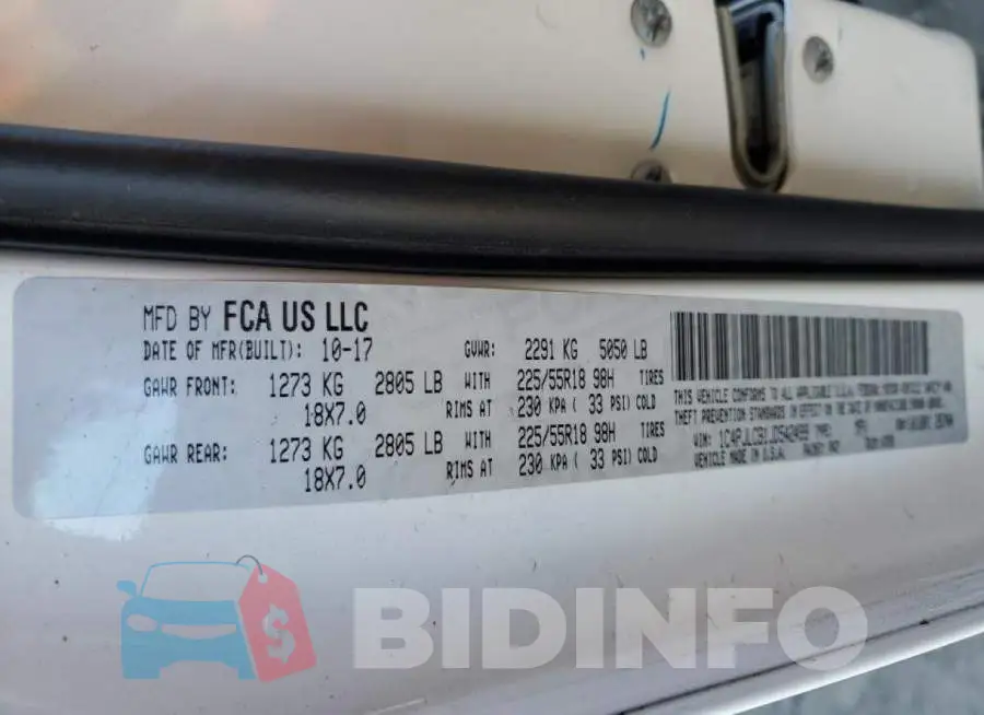 1C4PJLCB1JD542499 Photo# 13