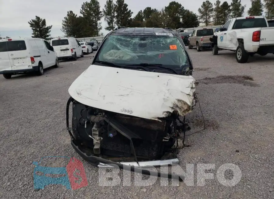 3C4NJDCB9JT348889 Photo# 5