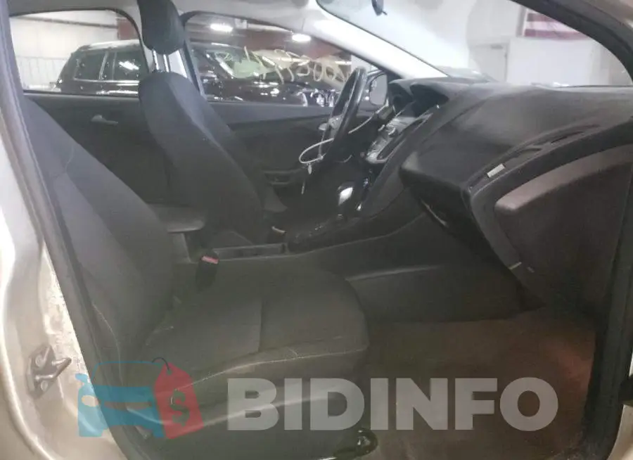 1FADP3F24JL258728 Photo# 5
