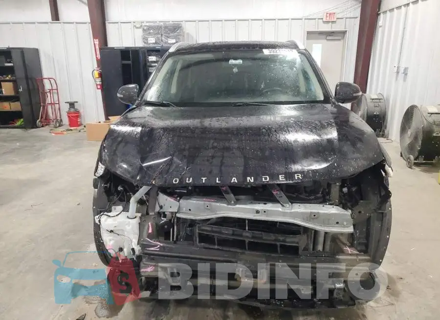 JA4AD3A33JZ044147 Photo# 5
