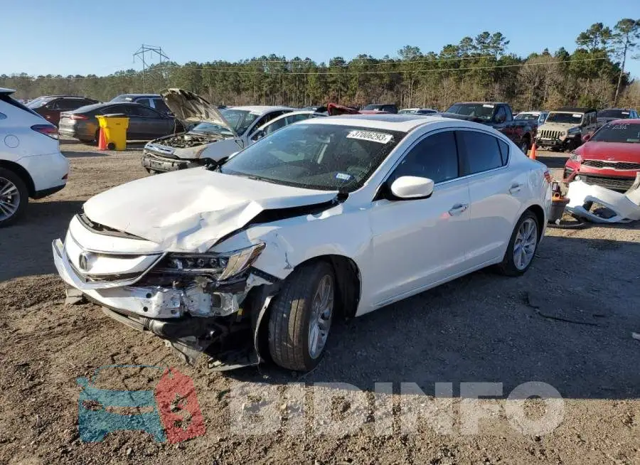 19UDE2F33JA002032 Photo# 1