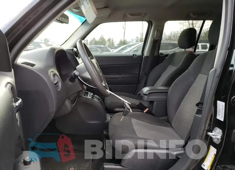 1C4NJPBAXFD397719 Photo# 7