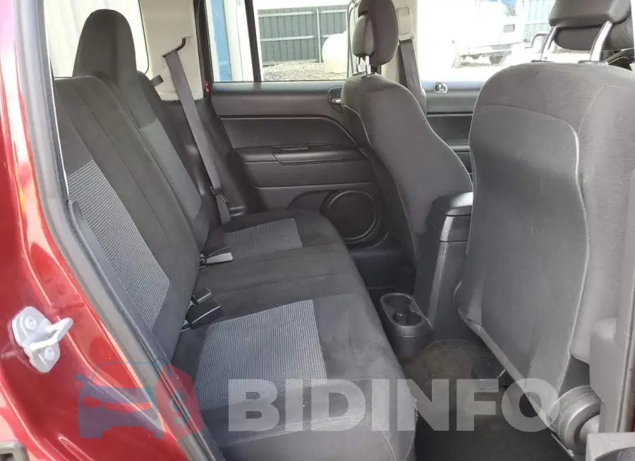 1C4NJPBB0HD157882 Photo# 11