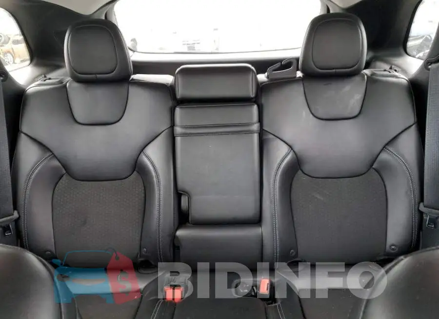 1C4PJMLB9KD304875 Photo# 10