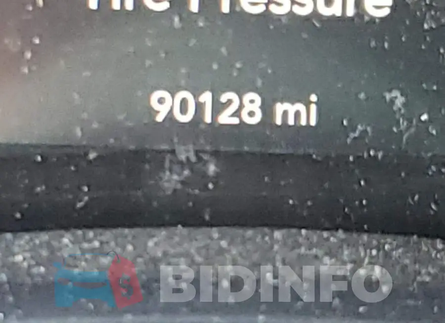 2C3CDXCTXHH581583 Photo# 8