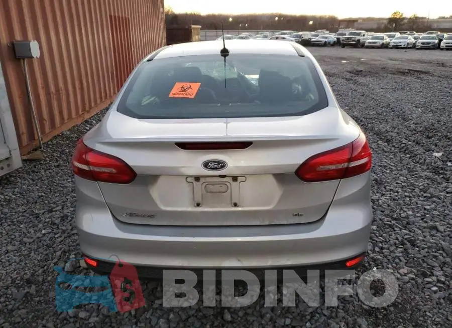1FADP3F26JL272825 Photo# 6