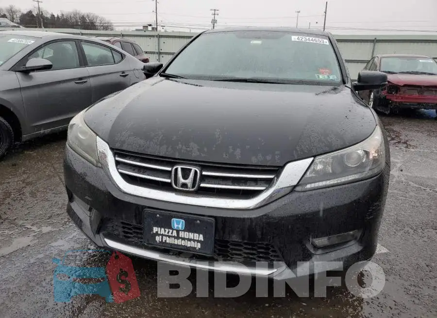1HGCR2F70FA105032 Photo# 5