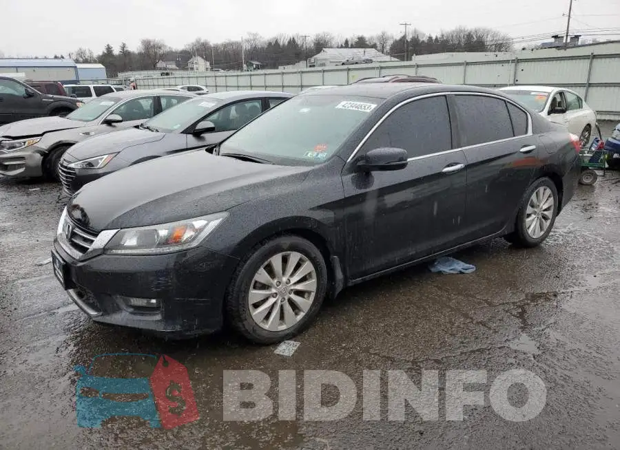 1HGCR2F70FA105032 Photo# 1