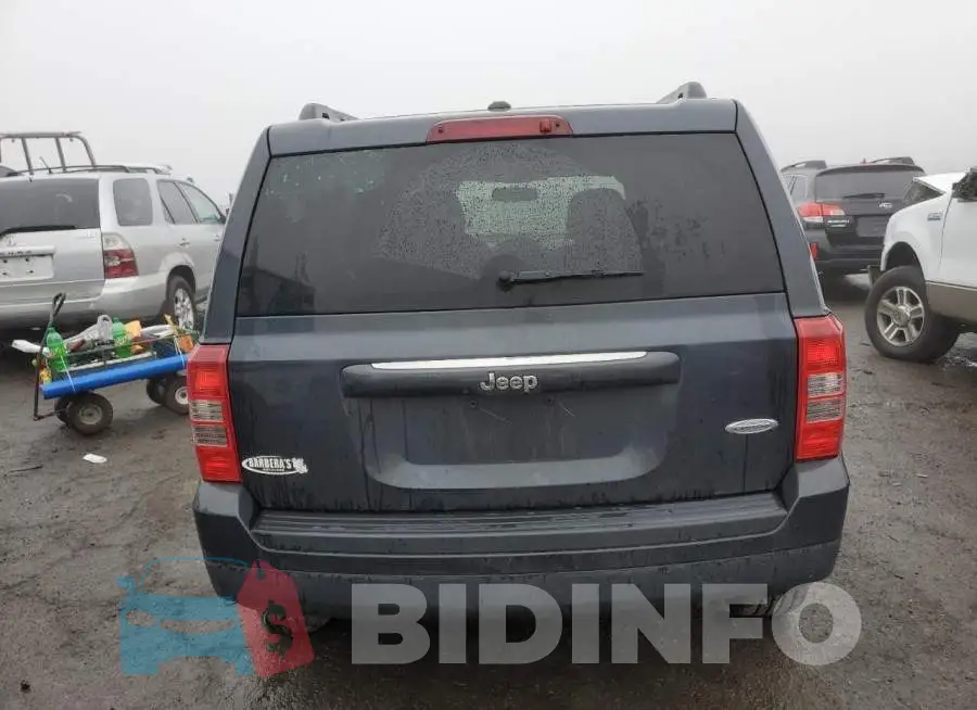 1C4NJPFB6GD537396 Photo# 6
