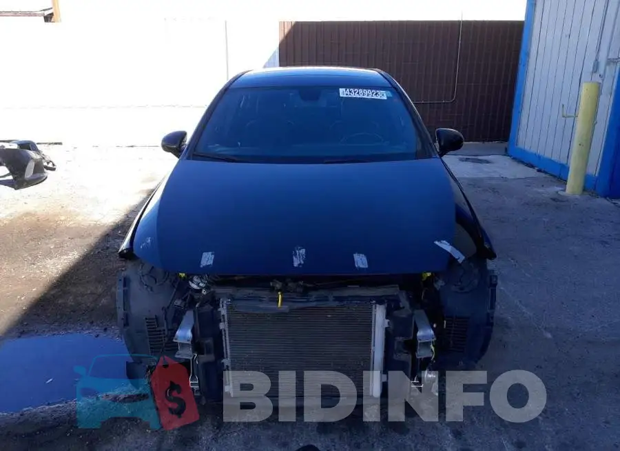 WDD3G4EB8KW020724 Photo# 5