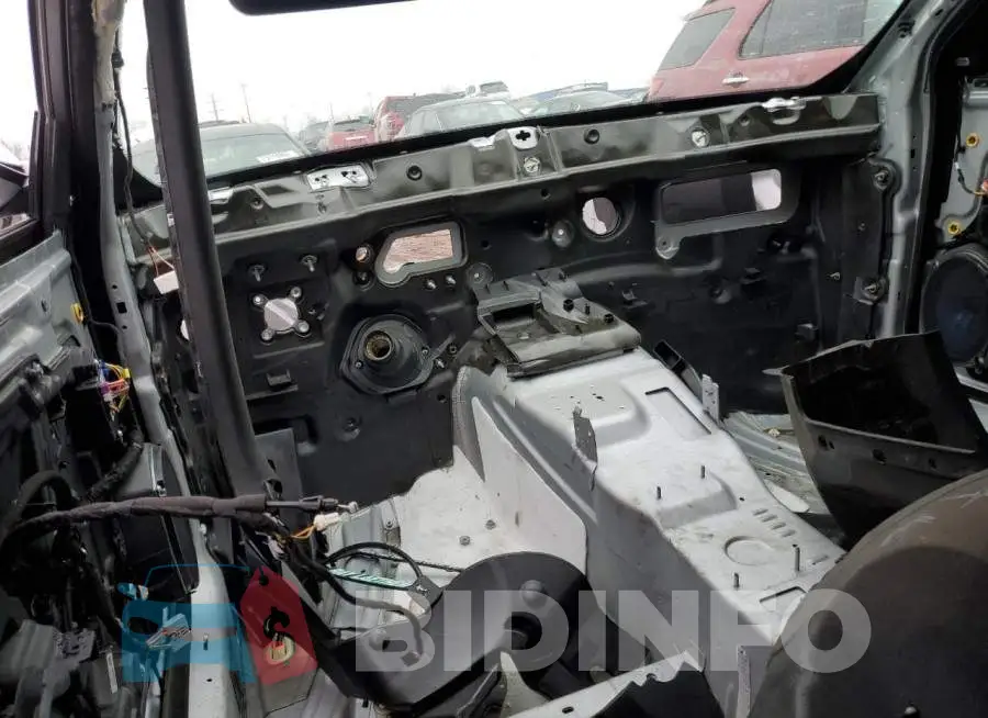 2C3CDXGJ2KH716135 Photo# 8