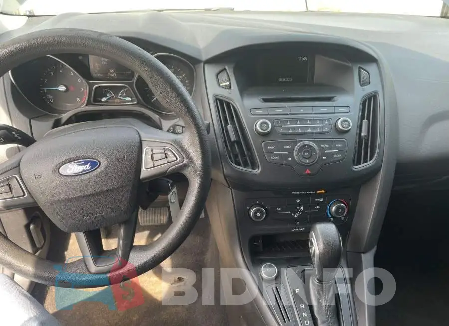 1FADP3E22FL370341 Photo# 9