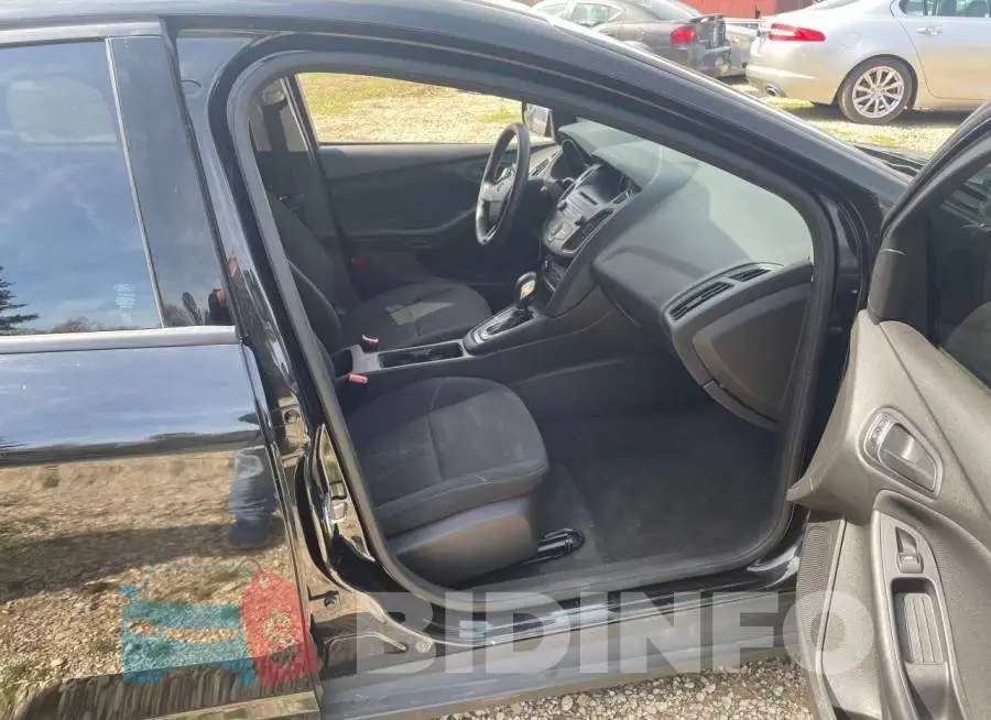 1FADP3E22FL370341 Photo# 5