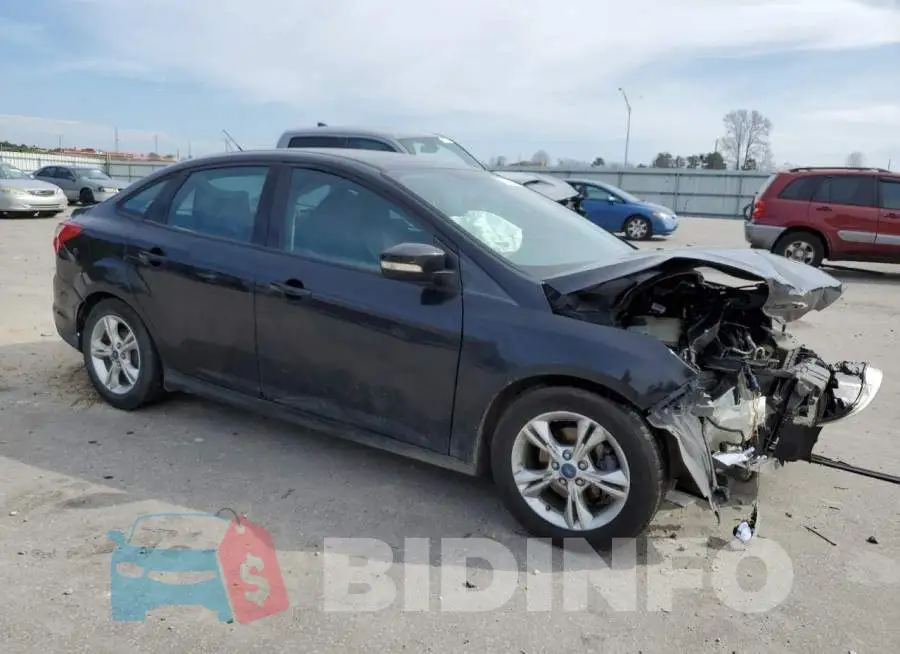 1FADP3F21EL237633 Photo# 4