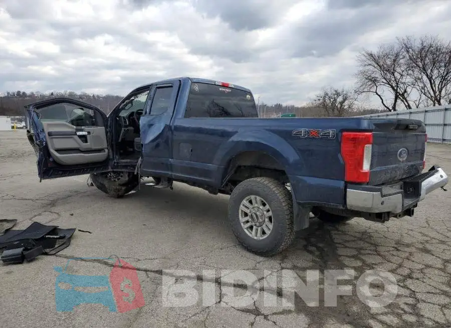 1FT7X2B66HEF33122 Photo# 2