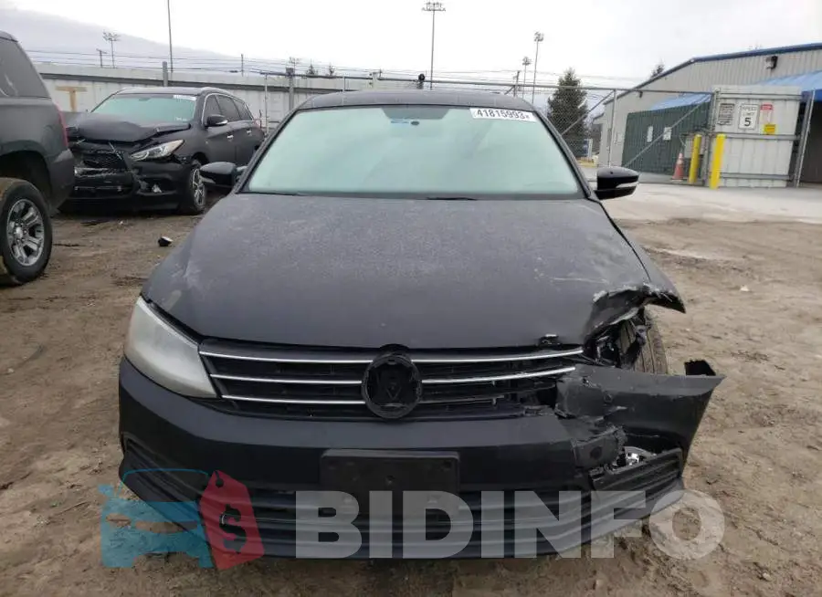 3VWDB7AJ8HM220388 Photo# 5