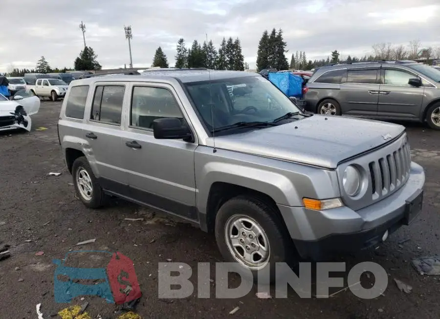 1C4NJPBB1ED858992 Photo# 4