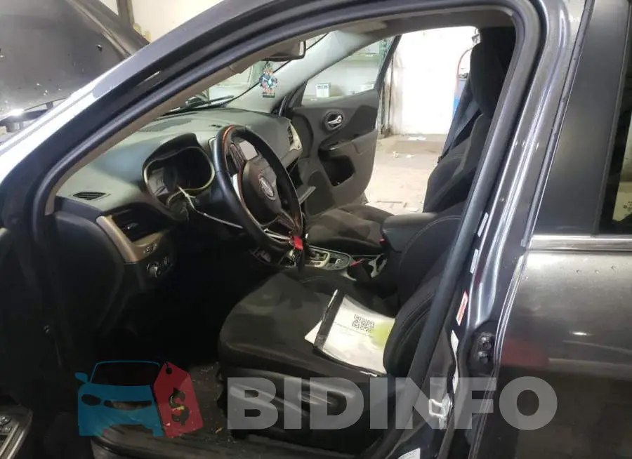 1C4PJLCB7FW669219 Photo# 7