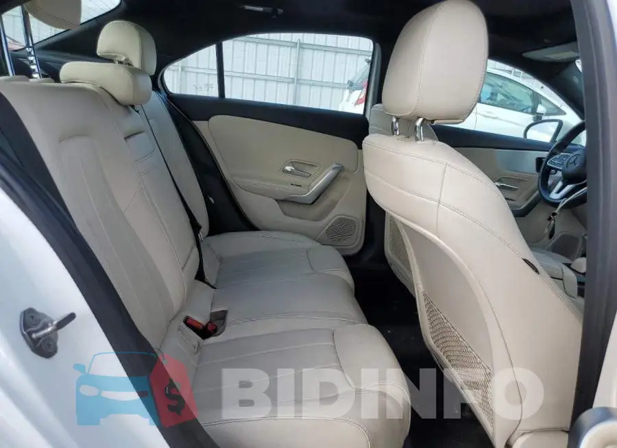WDD3G4FB5KW018234 Photo# 10