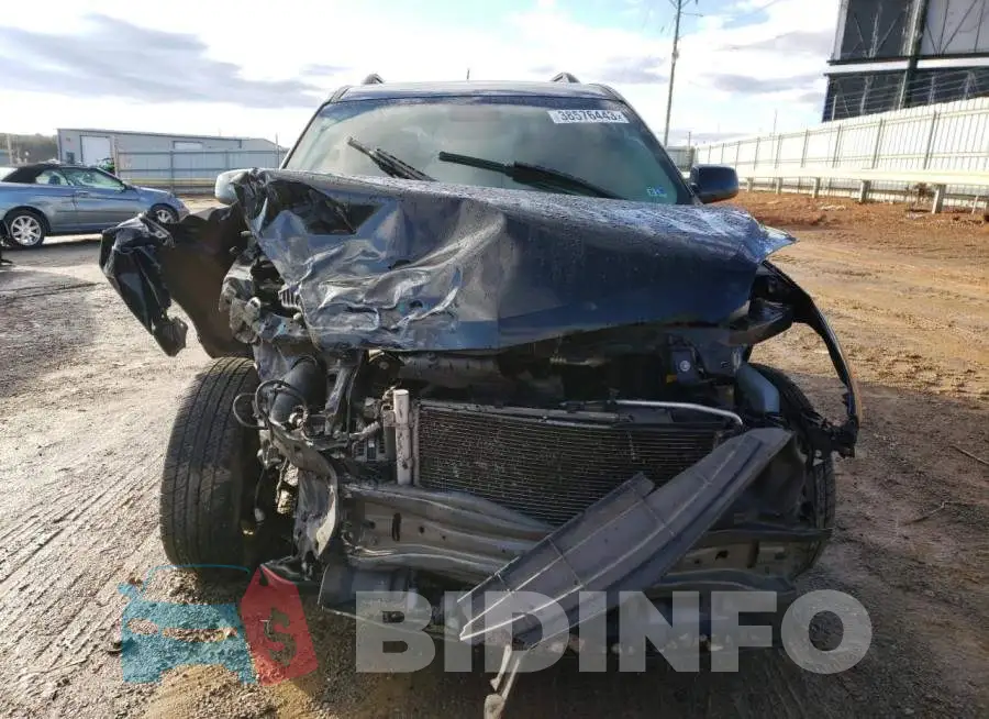 2GNFLFE36G6140943 Photo# 5