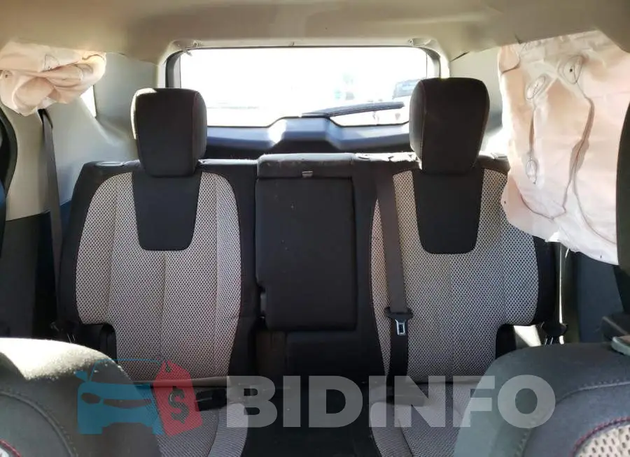 2GNFLFE36G6140943 Photo# 10