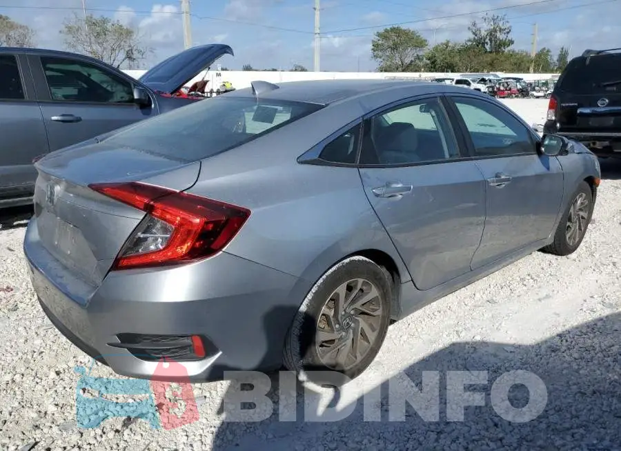 19XFC2F76HE022475 Photo# 3