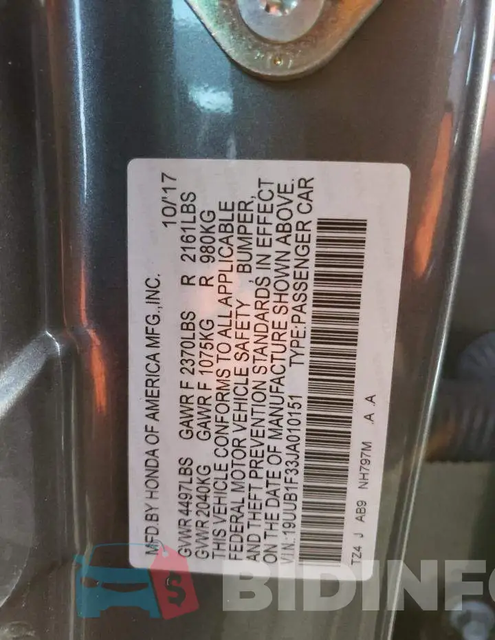 19UUB1F33JA010151 Photo# 12