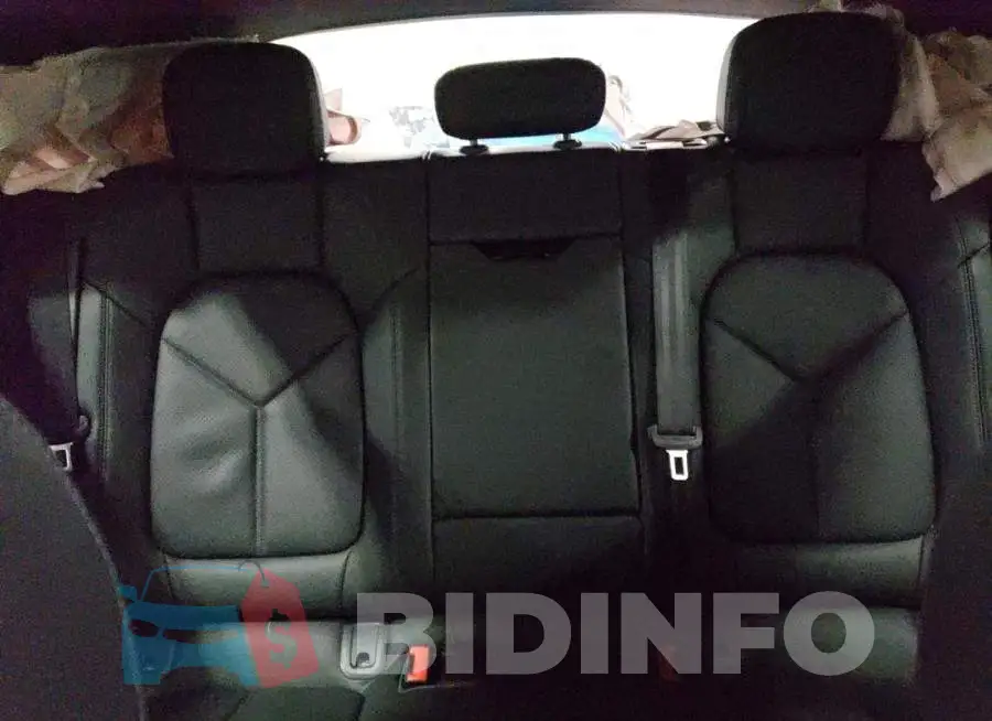 WP1AA2A51MLB17581 Photo# 10