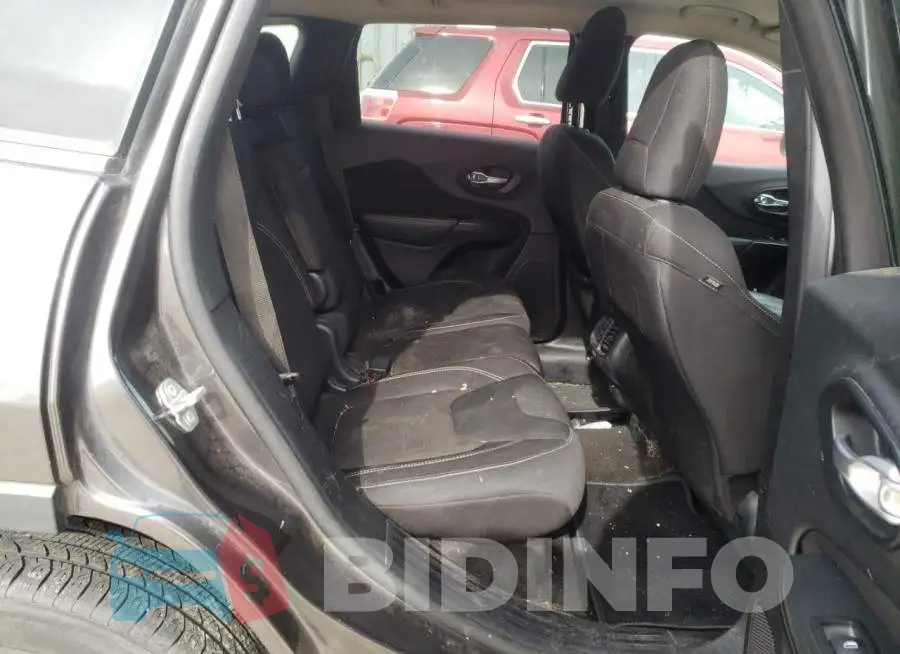 1C4PJLCB3FW628876 Photo# 11