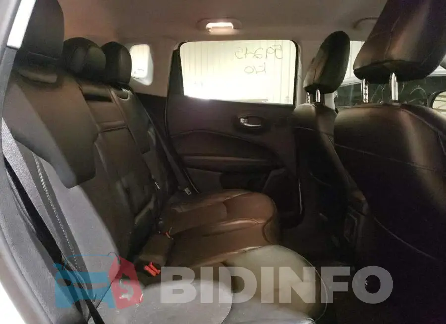 3C4NJDBB8LT100699 Photo# 6