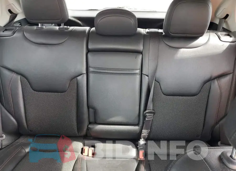 3C4NJDDB9KT756521 Photo# 10