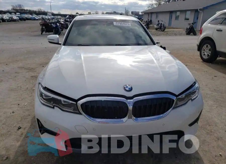 3MW5R7J0XN8C65103 Photo# 5