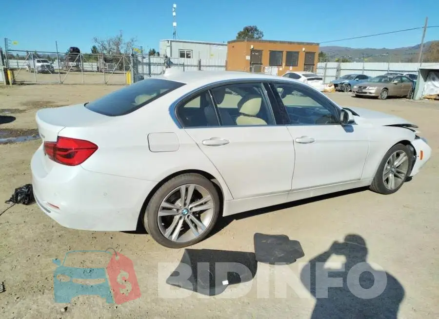 WBA8B9G57JNU58221 Photo# 3