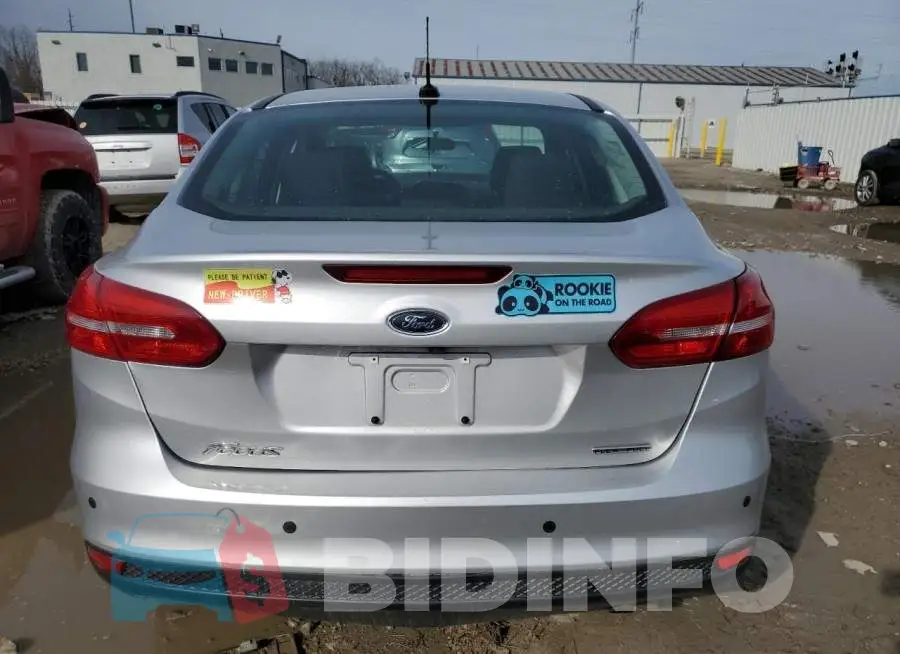 1FADP3E28GL302272 Photo# 6