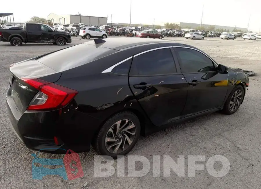 19XFC2F72HE076484 Photo# 3