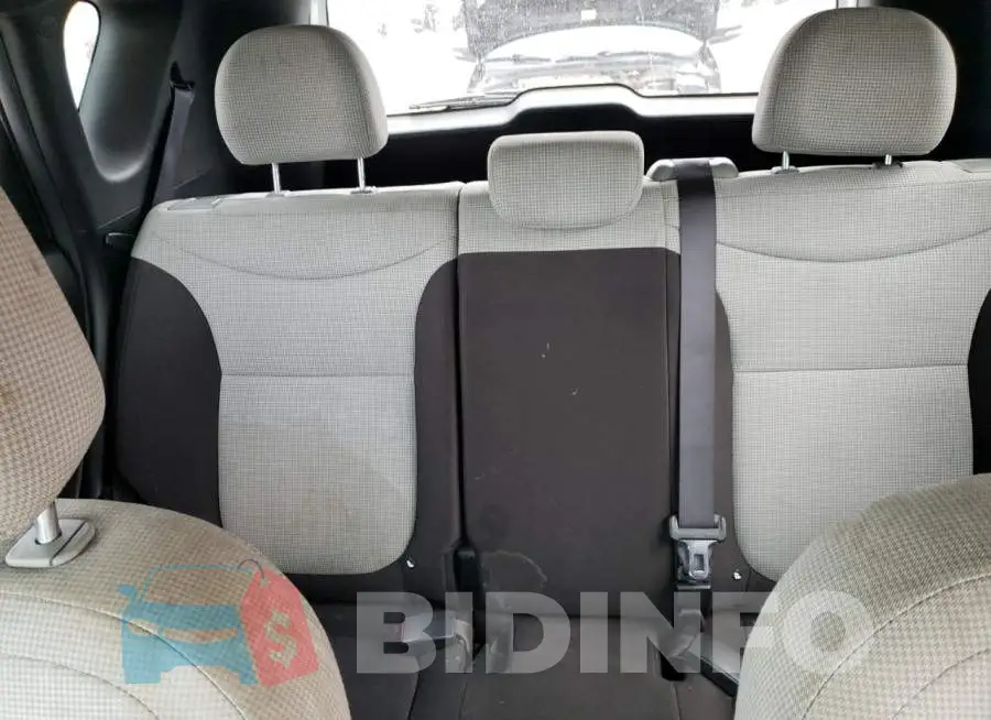 KNDJN2A22J7544185 Photo# 10