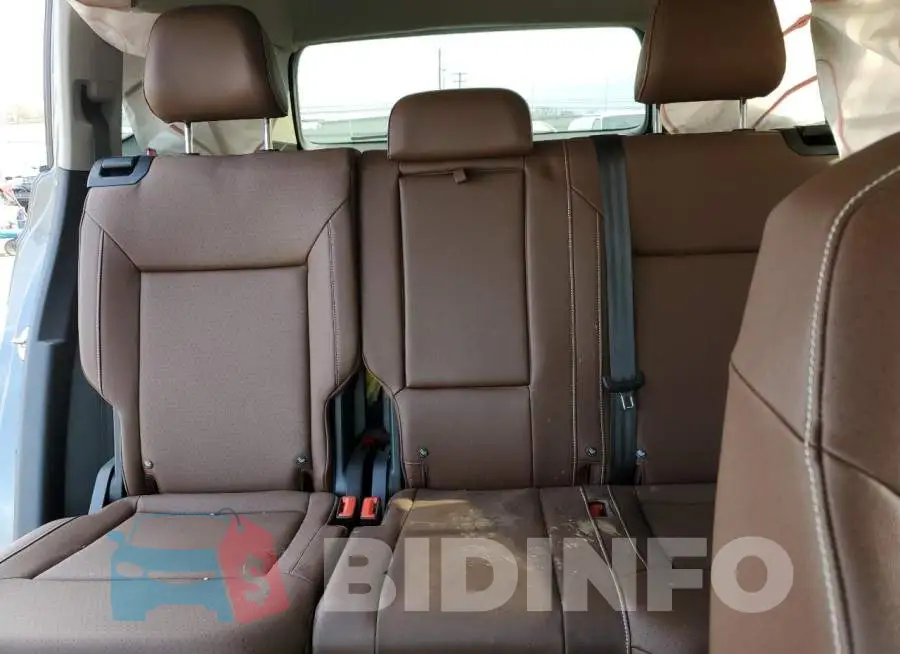 1V2KR2CAXMC502998 Photo# 10