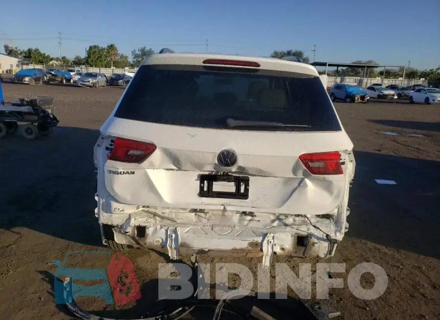 3VV1B7AX8KM087389 Photo# 6