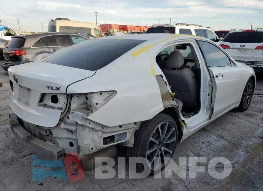 19UUB2F53FA005823 Photo# 3