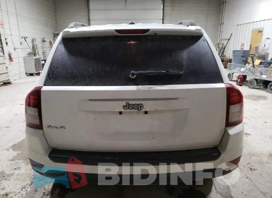 1C4NJDBBXGD713516 Photo# 6