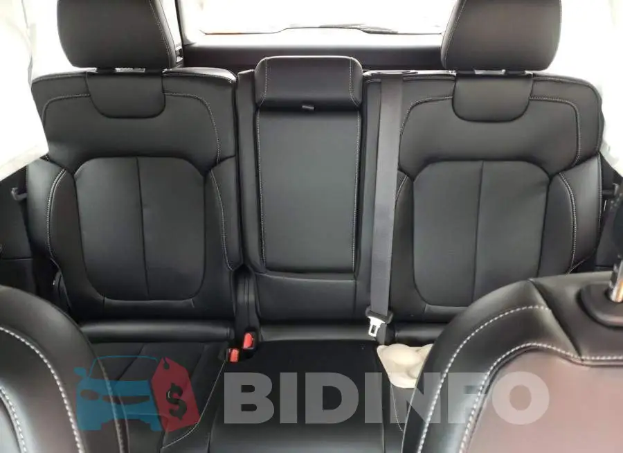 1C4RJGBG9PC503123 Photo# 10